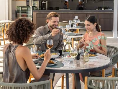 Cali Resort & Spa - Designed for adults by Louis Hotels - Bild 1