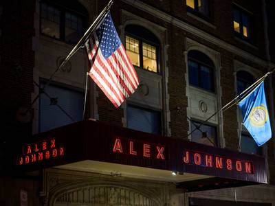 Hotel Alex Johnson Rapid City, Curio Collection by Hilton - Bild 1