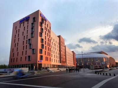 Park Inn by Radisson Lille Grand Stade - Bild 1