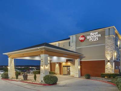 Best Western Plus Longhorn Inn & Suites - Bild 1