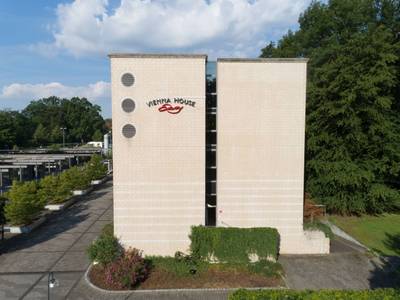 Vienna House Easy by Wyndham Bad Oeynhausen - Bild 1