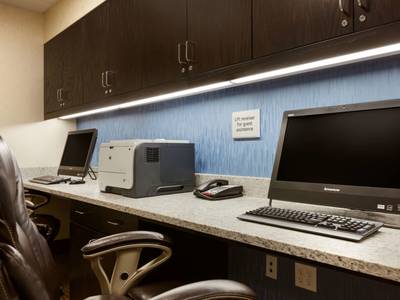 Hampton Inn & Suites Camp Springs - Bild 1