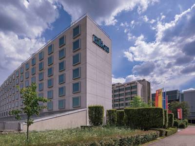 Hilton Geneva Hotel & Conference Centre - Bild 1