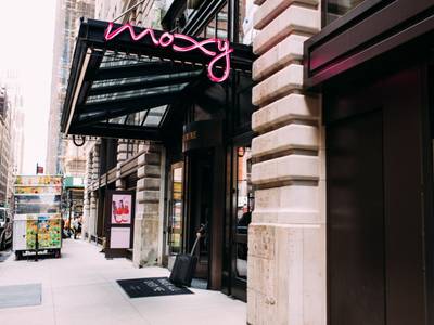 Moxy NYC Times Square - Bild 1