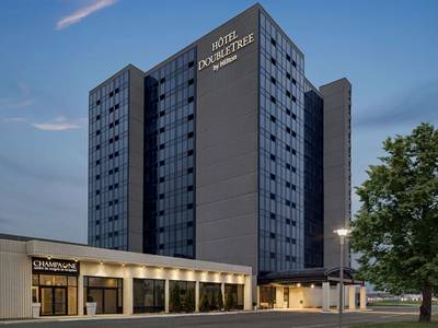 DoubleTree by Hilton Pointe Claire Montreal Airport West - Bild 1