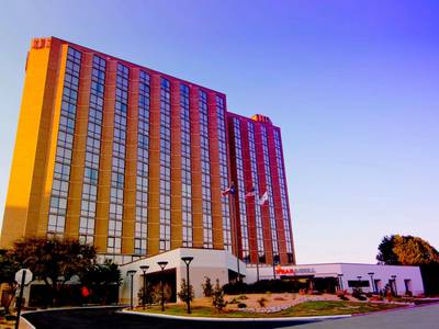 Hilton Arlington - Bild 1