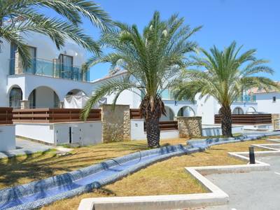 Latchi Escape Hotel & Suites - Bild 1