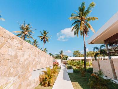 Away Lombok Mandalika - Bild 1