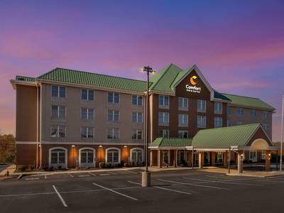 Comfort Inn & Suites Cuyahoga Falls - Bild 1
