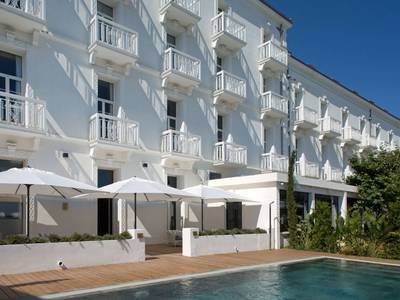 Grand Hotel Des Sablettes Plage, Curio Collection By Hilton - Bild 1