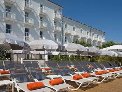 Grand Hotel Des Sablettes Plage, Curio Collection By Hilton - Bild 1