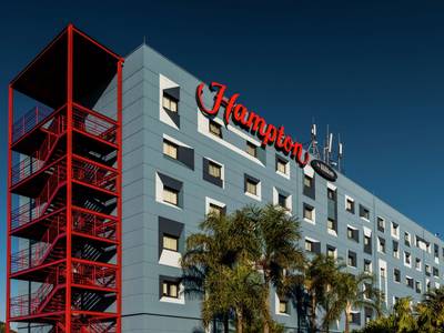 Hampton by Hilton Guarulhos Airport - Bild 1