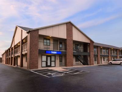 Travelodge by Wyndham Wellington KS - Bild 1