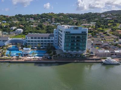 Harbor Club St. Lucia, Curio Collection by Hilton - Bild 1