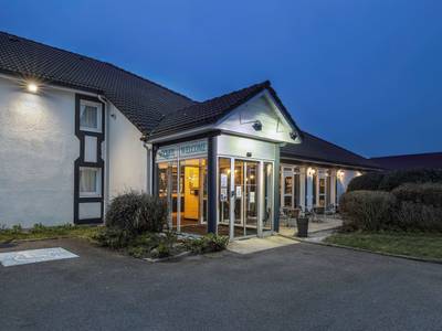 Sure Hotel by Best Western Calais Coquelles Tunnel s/ Manche - Bild 1