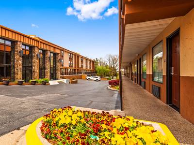 Best Western Center Pointe Inn - Bild 1