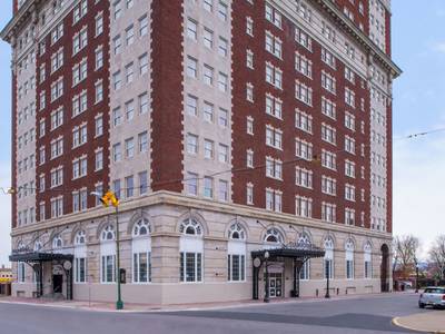 DoubleTree by Hilton Hotel Utica - Bild 1