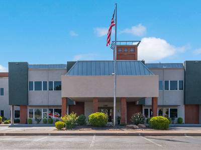 SureStay Plus Hotel by Best Western Lawton - Bild 1