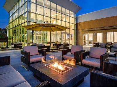 DoubleTree by Hilton Bristol Connecticut - Bild 1