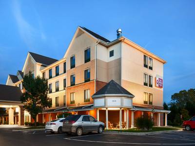 Best Western Plus Kalamazoo Suites - Bild 1