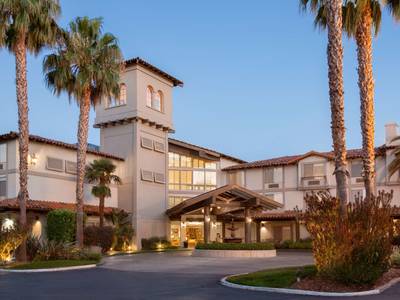 DoubleTree by Hilton Hotel Campbell - Pruneyard Plaza - Bild 1