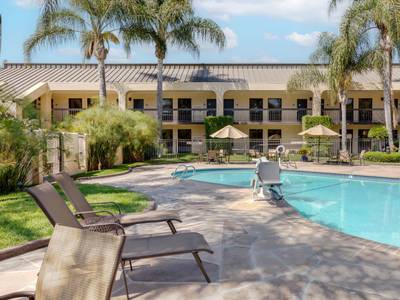 Best Western Plus South Coast Inn - Bild 1