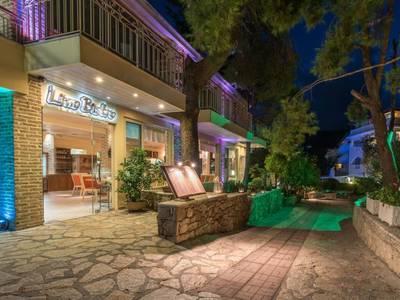 Koukounaria Hotel & Suites - Bild 1