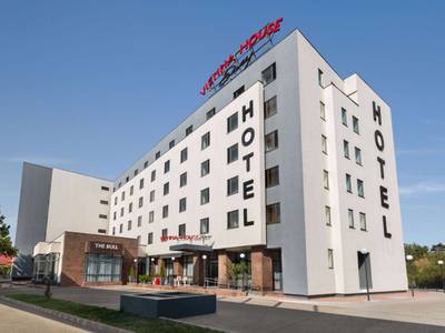 Vienna House Easy by Wyndham Airport Bucharest - Bild 1