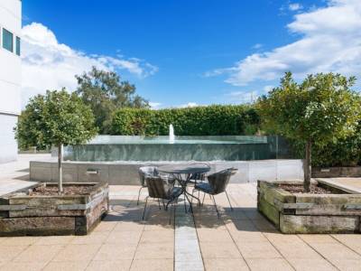 Arora Gatwick-Crawley - Bild 1