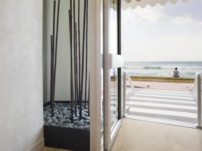 Les Roches Noires - Bild 1