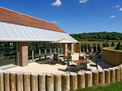 Donnington Valley - Bild 1