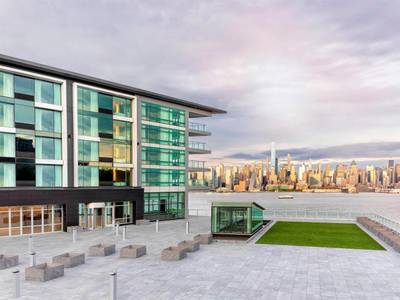 Envue Autograph Collection - Bild 1