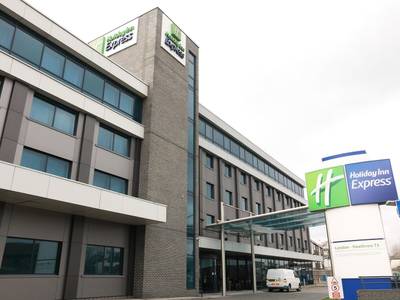Holiday Inn Express London Heathrow T5 - Bild 1