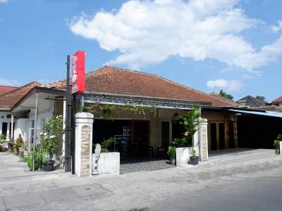 Hotel Pura Puspa Rosa by OYO Rooms - Bild 1
