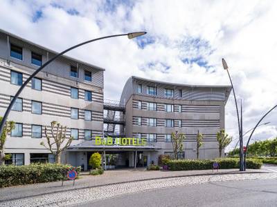 B&B HOTEL Calais Terminal Cité de l'Europe 4 étoiles - Bild 1