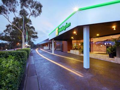 Holiday Inn Warwick Farm - Bild 1