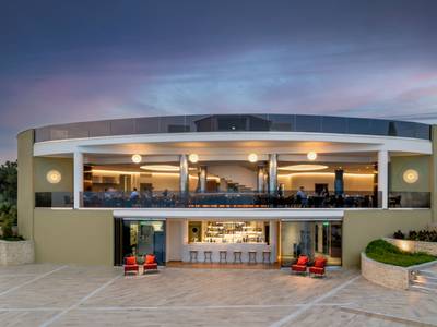 Alexandra Elegance Bridging Generations - Bild 1