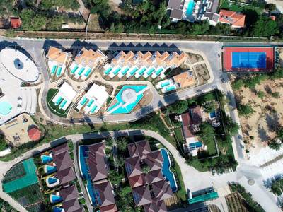 Alexandra Elegance Bridging Generations - Bild 1