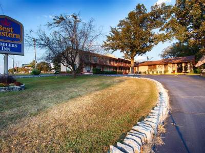 The Parkwood Inn & Suites - Bild 1