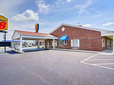 Super 8 by Wyndham Cave City - Bild 1