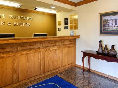 Deluxe Inn & Suites - Bild 1