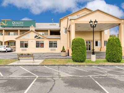 Quality Inn & Suites - Bild 1