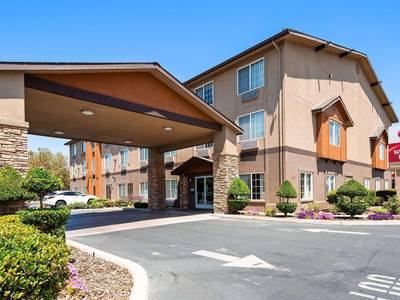 Best Western Plus Rama Inn - Bild 1