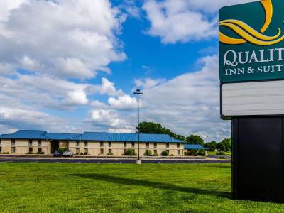 Quality Inn & Suites Winfield - Bild 1