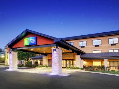 Holiday Inn Express & Suites Aurora - Naperville - Bild 1