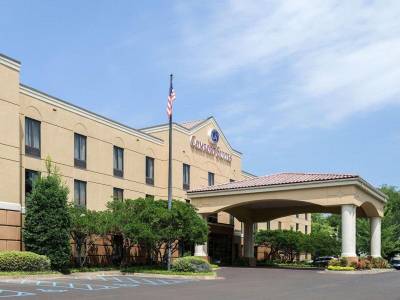 Russell Inn and Suites - Bild 1