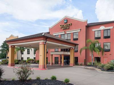 Quality Suites Sulphur - Bild 1