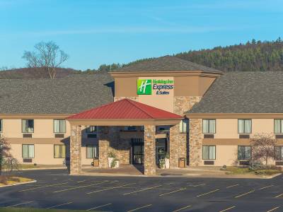 Holiday Inn Express & Suites Cooperstown - Bild 1