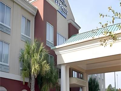 Holiday Inn Express & Suites Dublin - Bild 1