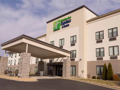 Holiday Inn Express & Suites Madison - Bild 1